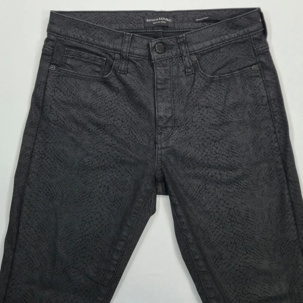 Banana Republic Premium Denim Womens 27L Mid-Rise Skinny Jeans Black Snake Print